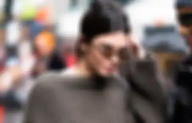 Ternyata Trend Tiny Glasses Enggak Baik Untuk Kesehatan Mata Kita. Ini Alasannya!