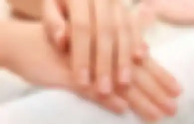 Kuku Jadi Rapuh? Wah, Jangan-jangan Pertanda 5 Penyakit Ini!