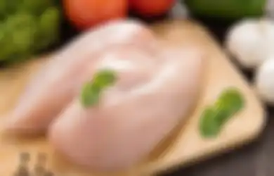 Mau Memasak Ayam? Ternyata Enggak Boleh Dicuci Dulu, Lho! Kenapa?