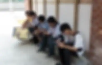 Apa Itu Phubbing dan Gimana Efeknya Terhadap Kehidupan Sosial Remaja?