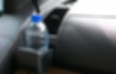 Penting! Jangan Pernah Meninggalkan Botol Air Mineral di Mobil