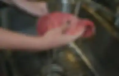 5 Kebiasaan Buruk yang Sering Kita Lakukan Ini Ternyata Tingkatkan Risiko Keracunan Makanan Lho, Hati-hati!