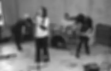 5 Rekomendasi Band Post Punk Indonesia Kalo Lo Suka Joy Division