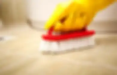 Bersihkan Kamar Mandi Mulai dari Kloset hingga Lantai untuk Cegah Penyebaran Covid-19
