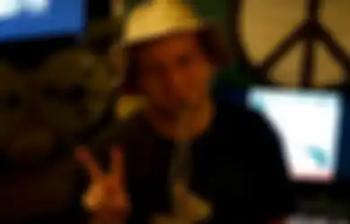 Lama Nggak Produktif, Mac DeMarco Tetap Rutin Rilis Lagu Bernuansa Natal dengan Cover Lagu Bing Crosby 'I'll Be Home For Christmas'