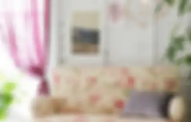 Bingung Padu Padan Sofa Bermotif Bunga? Ini Tips dan Triknya!