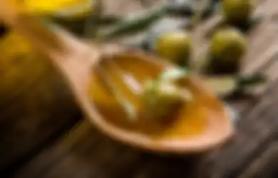 5 Manfaat Minyak Zaitu Untuk Kuku, Bisa Melembabkan Hingga Mengilapkan