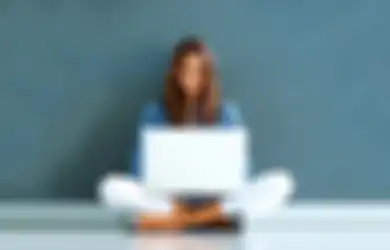 Stop Memangku atau Meletakan Laptop di Paha, Rentan Kena Kanker Kulit!