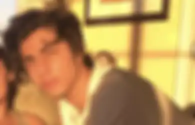 10 Potret Aryan Khan, Putra dari Shahrukh Khan yang Bikin Jatuh Cinta. Mirip Ayahnya!