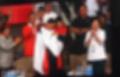 Inilah yang Dibisikkan Hanifan ketika Memeluk Jokowi dan Prabowo di TMII