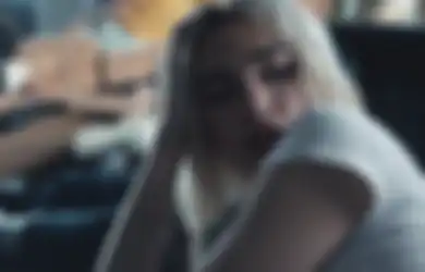 Dua Lipa Tampil dengan Rambut Blonde di Single Terbarunya, Electricity