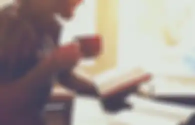 Tinggalkan Gadget dan Bacalah Buku, Ini 8 Manfaat yang Bisa Dirasakan, Salah Satunya Turunkan Risiko Demensia