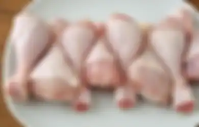Sering Dilakukan, Menyimpan Daging Ayam Mentah di Kulkas dengan Cara Ini Ternyata Salah, Hentikan Segera Jika Tak Ingin Seisi Kulkas Kena Dampaknya