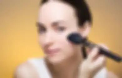 5 Tanda Kita Harus Segera Mengganti Brush Makeup. Perhatiin Ya!