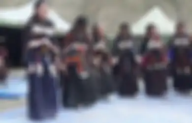 Mengintip Tradisi Berbagi Istri di Sebuah Desa Terpencil Himalaya 