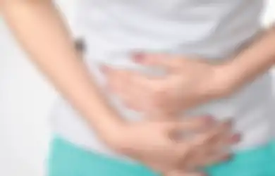 Waspada! Apel dan 4 Makanan Ini Ternyata Bikin Perut Kembung, Lho!