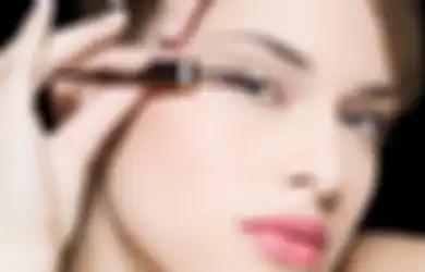 Cara Membuat Mata Sipit Terlihat Besar Dengan Makeup, Gampang