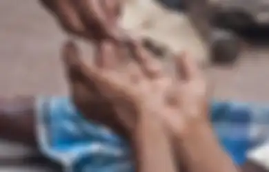 Innalillahi Ayahnya Meninggal, Anak Pengemis Ketar-ketir Dapat 'Surat Cinta' dari Bank Dikira Tagihan, Taunya Warisan Almarhum Rp 17 Miliar!