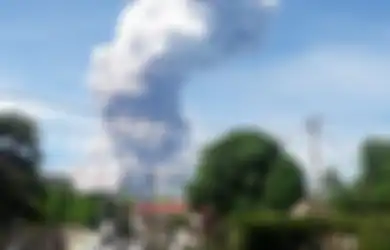 Gunung Soputan Meletus, BNPB Larang Warga Beraktivitas dalam Radius 4 Km