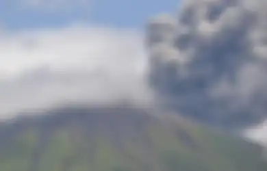 Ritual Kololie Kie, Cara Warga Ternate 'Menenangkan' Gunung Gamalama agar Tidak Meletus