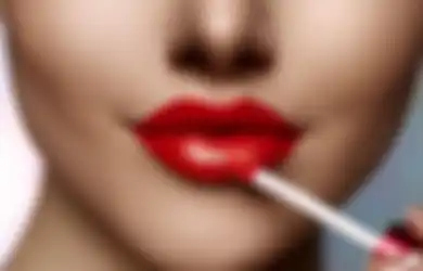 4 Warna Lipstik yang Cocok Buat Kulit Sawo Matang Agar Lebih Glowing