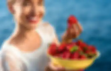 Lagi Diet? Konsumsi 5 Buah Rendah Karbohidrat Ini Biar Cepat Singset!