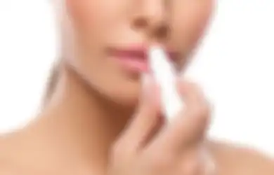 Bahaya Buat Mata! Jangan Lagi Pakai Lip Balm Mint Saat Pakai Masker!