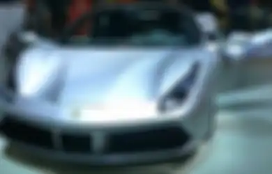 Antar Anak Sekolah Pakai Ferarri 488 Seharga Rp10 Miliar, Ayah ini 'Didepak' dari Grup WeChat