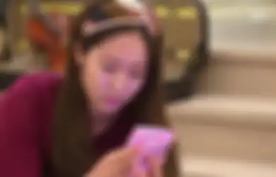 Stop Mulai Sekarang! 4 Kerugian Kalau Kita Suka Stalking Berlebihan