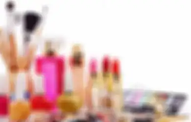 Selain Merkuri, 3 Bahan Kosmetik Ini Bisa Menyebabkan Kanker Lho!