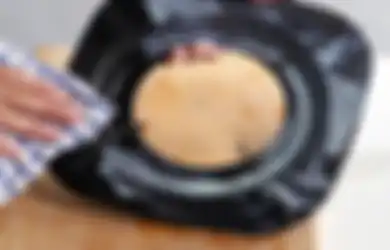 Tambahkan Pasta Baking Soda di Kerak Kompor yang Membandel, Aneh, Ini yang Terjadi pada Perabot Anda!
