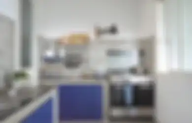 Tahan Gores! Intip Inspirasi Dapur Mungil dengan Dinding Semen Ekspos Ala @Ritchieputri