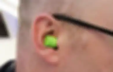 Headset Unik Mirip Kapsul Ini Diklaim Lebih Keren dari AirPods