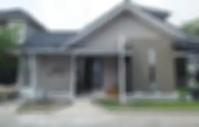 Berkat Plafon Tinggi, Rumah Mungil 72 Meter Ini Terasa Luas Banget