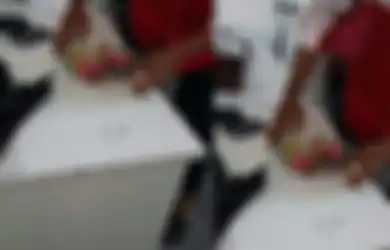 Ngerasa Paketannya Bisa Bergerak, Petugas Pos Ini Membukanya, Ternyata Isinya Mengerikan!