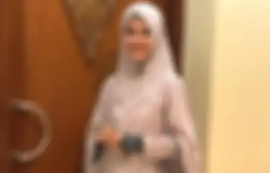 Padahal Belum Cerai, Pesinetron Ini Ditinggal Suaminya Nikah Lagi hingga Tulis Pesan Khusus Buat Para Istri 