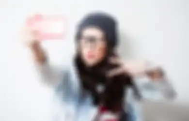 Mulai dari Cara Makan Hingga Selfie, 7 Kebiasaan Kecil yang Sering Kita Lakukan ini Bisa Tunjukkan Kepribadian Asli Kita loh!