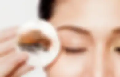 Usahamu Jadi Tak Ada Gunanya! 5 Kebiasaan Membersihkan Makeup Ini Bukannya Bikin Glowing Malah Merusak Kulit, Apa Saja Ya?