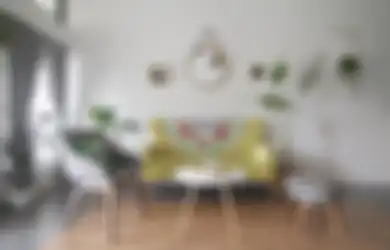 Inspirasi Ruang Tamu di Lahan Mungil, Ceria dengan Sofa Kuning