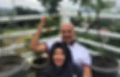 Bina Rumah Tangga Dengan Gadis 45 Tahun Lebih Muda, Mantan Suami Fanny Bauty Kini Hidup Bahagia di Rumah Mewahnya, Bergaya Tropis Jauh dari Hiruk Pikuk Ibu Kota