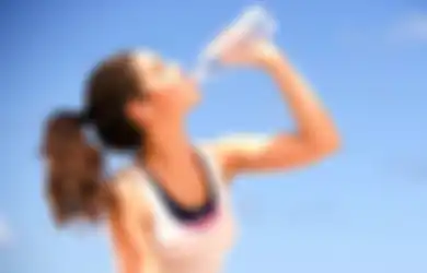 8 Alasan Pentingnya Minum Air Putih Untuk Jaga Kesehatan di Era New Normal
