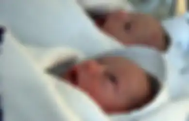Kasus Ibu Lahirkan Bayi Kembar Beda 11 Minggu, Jangan Kaget, Ini Penyebab-penyebab Bayi Kembar Lahir Beda Hari