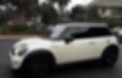 Cewek Pemilik Mobil Mewah ini Terjaring Razia, Langsung Bayar Denda Rp 30 Juta Di Tempat!