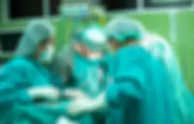 Jahitannya Belum Kering, Wanita Ini Lari Gendong Anaknya yang Baru Lahir ke Pelukan Suami Sebelum Meninggal, Dokter Nangis Lihat Pengorbanannya!