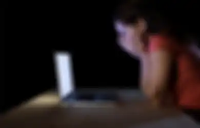 Jangan Salah, Begini Caranya Lindungi Kulit Wajah dari Blue Light!