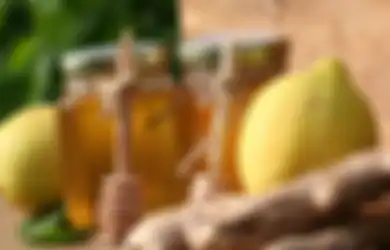 Anda Sedang Batuk? Coba Sembuhkan Dengan Ramuan Jahe, Madu, dan  Lemon Berikut Ini