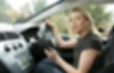 Biar Makin Lancar, Intip Tips Anti Gugup Saat Pertama Kali Menyetir Buat Pengemudi Pemula!