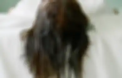 Tidur Dengan Rambut Basah Bisa Sebabkan Hal Ini! Lakukan Perawatan Tepat Untuk Menghilangkannya