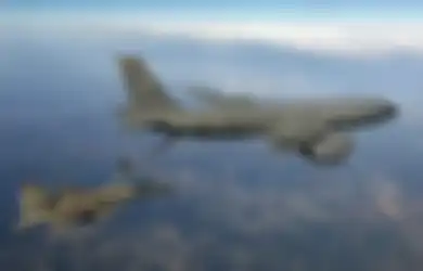 Sedang Isi Ulang Bahan Bakar di Udara, Jet Tempur F-18 dan Pesawat Tanker C-130 Justru Tabrakan, Enam Marinir Hilang