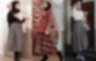 5 Tren Gaya Hijab 2019 Dengan Rok Motif Kotak-Kotak, Jangan Sampe Ketinggalan!